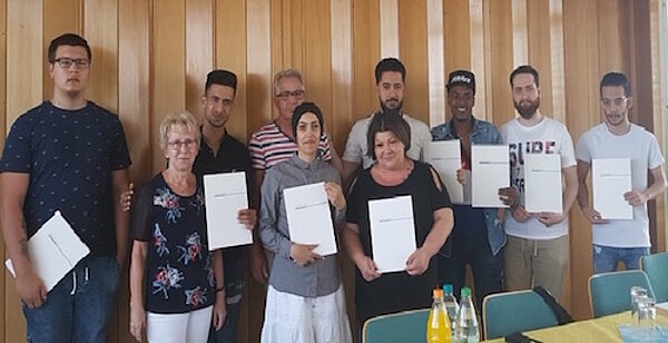 Wir gratulieren den Schülern der Euro-Schulen zum bestandenen Hauptschulabschluss!
