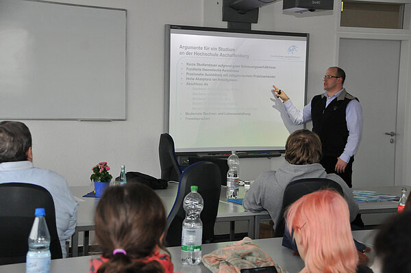 3. Career Day - Berufliche Perspektiven und Karrierechancen