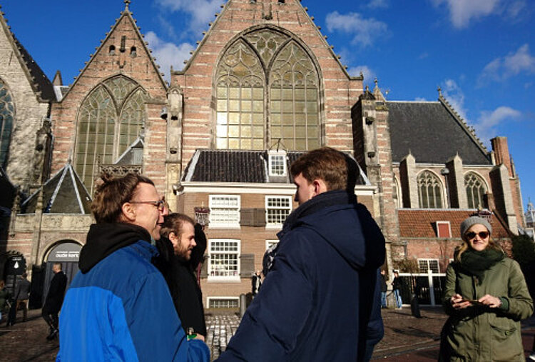 Goedemorgen! Hoe gaat het met jou? Guten Morgen! Wie geht es Dir?