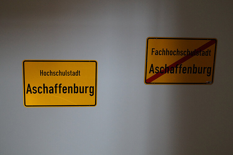 Exkursion zur Bibliothek der Hochschule Aschaffenburg