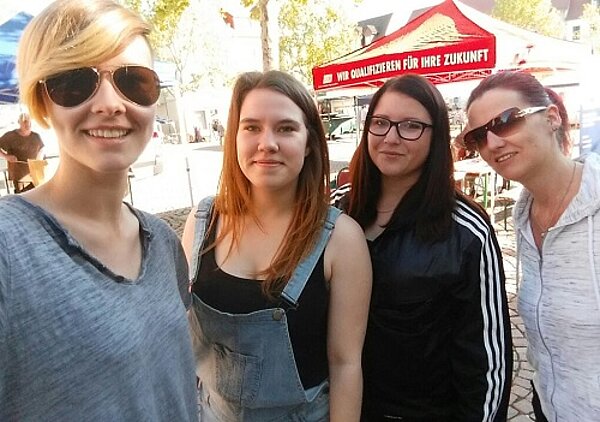 Reges Treiben auf dem Bitterfelder Seniorenmarkt