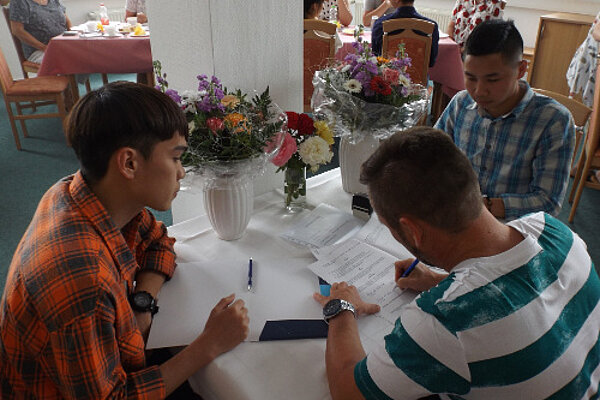 Willkommen! Schüler aus Vietnam starten bald Ausbildung in Altenpflege
