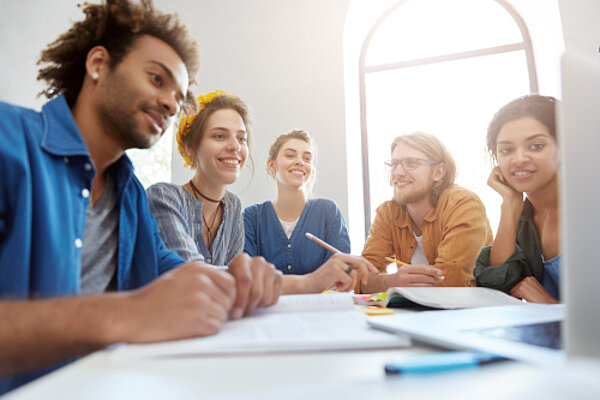Sozialassistentenausbildung erfolgreich abgeschlossen – Zukunft in Sicht