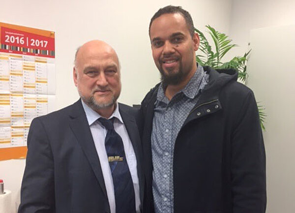 Besuch eines ehemaligen Schülers