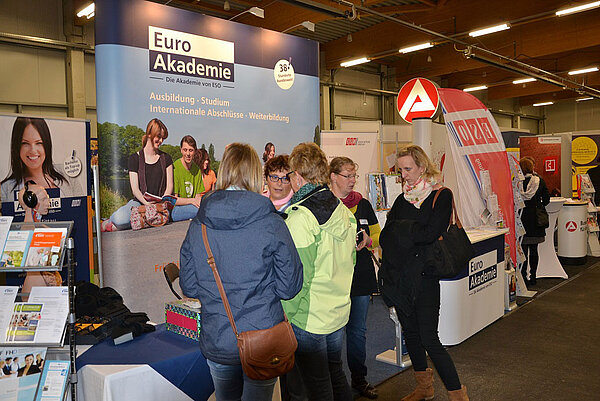 Pflegeberufe auf Messe vorgestellt