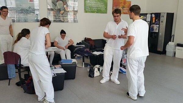 Praktische Prüfung für die zukünftigen Physiotherapeuten