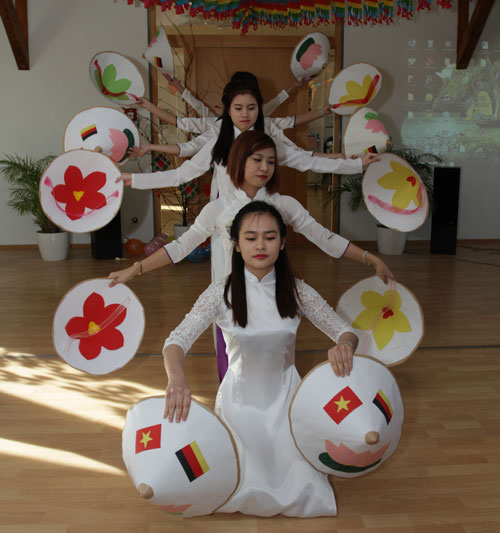 Vietnamesisches Neujahrsfest An Der Euro Akademie Possneck Das Euro Akademie Magazin